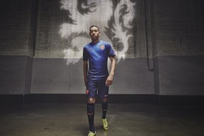 FIFA世界杯2026-困兽犹斗，JackeyLove七连败的寒冬与DWG教练的执念重压