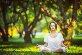 世界杯官方中文网站-心魔与权杖，阿扎伦卡的连败深渊与法国队教练的质疑风暴